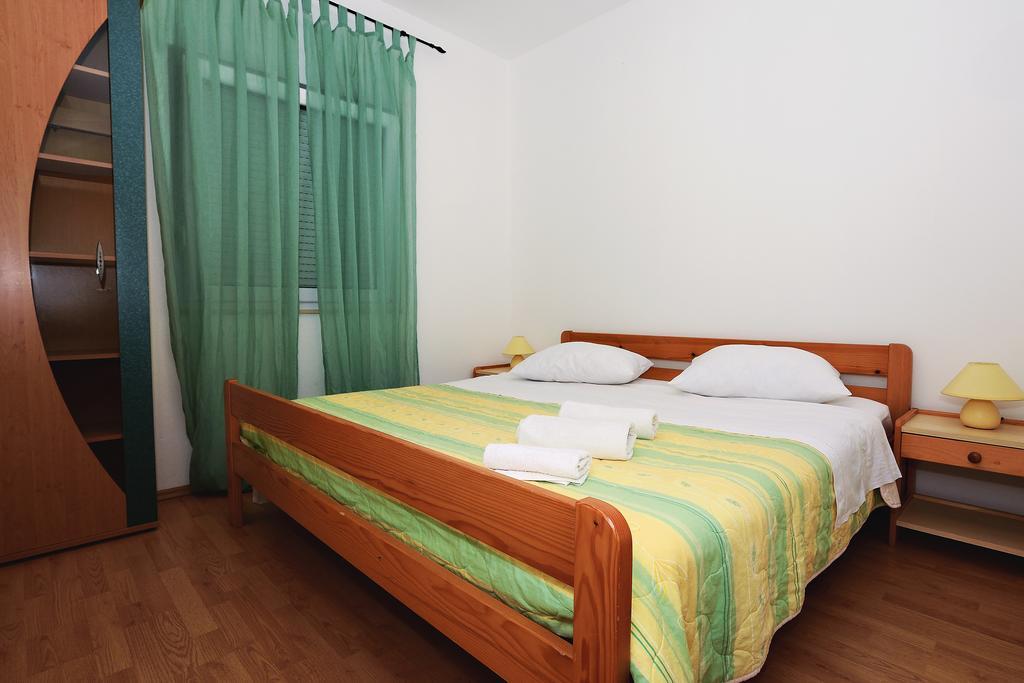 Apartments Lucija ซูโกชัน ภายนอก รูปภาพ