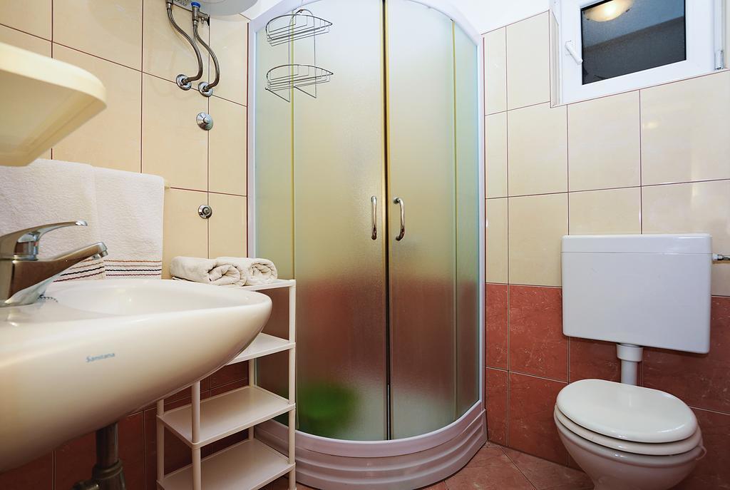 Apartments Lucija ซูโกชัน ภายนอก รูปภาพ